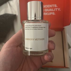 Dossier Ambery Vetiver